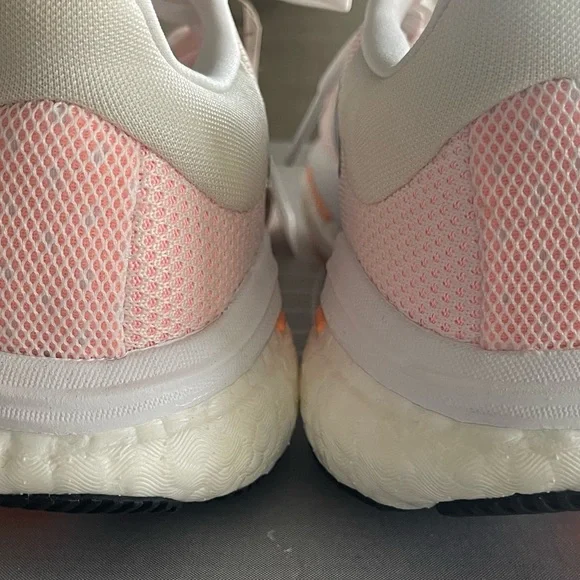 NIB. Adidas Women's Solar Glide 5 White/Silver/ Lite Pink Size 9 - Picture 8 of 14